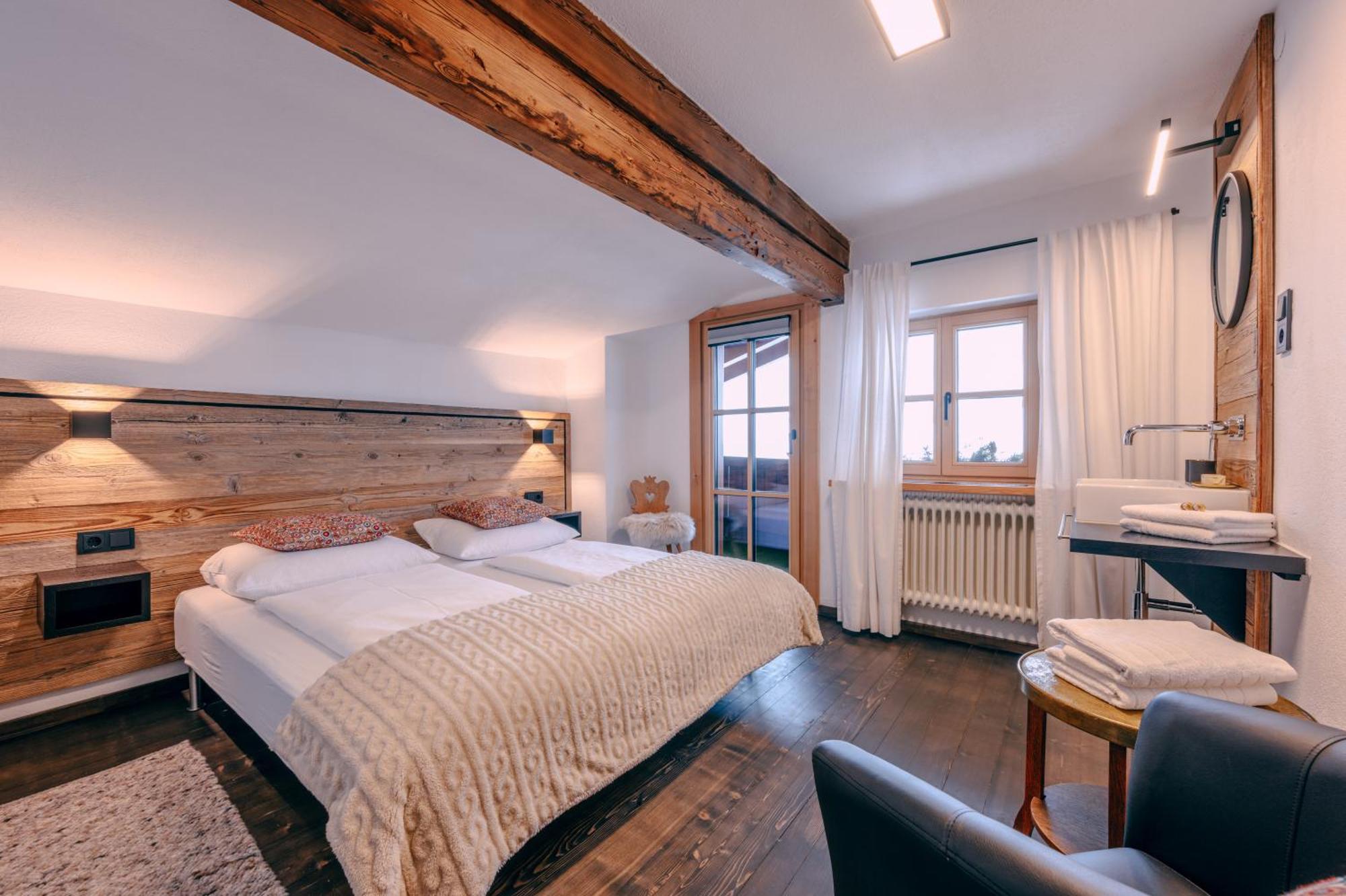 Haus Richard Falch - Inklusive Kostenloser Premium-Sommerkarte Sankt Anton am Arlberg Esterno foto