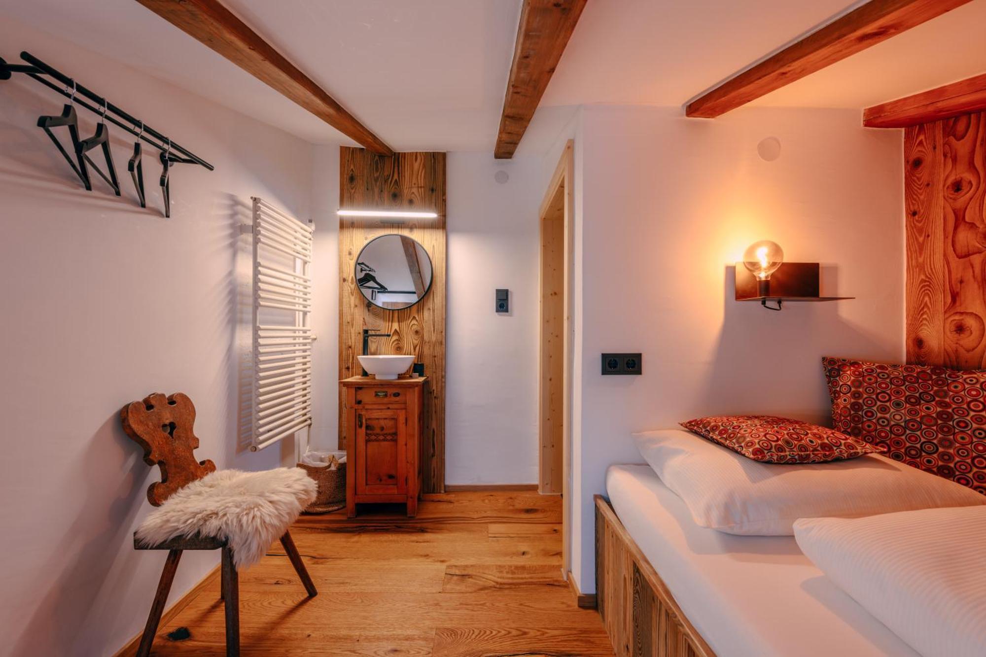 Haus Richard Falch - Inklusive Kostenloser Premium-Sommerkarte Sankt Anton am Arlberg Esterno foto